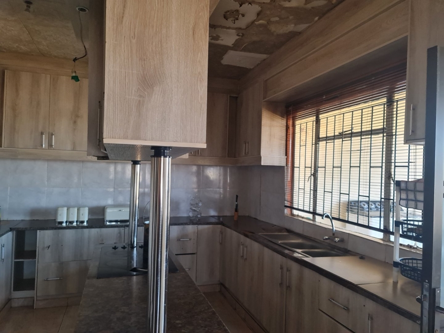 Commercial Property for Sale in Schylock A H North West